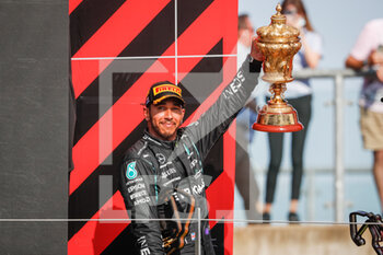 2021-07-18 - HAMILTON Lewis (gbr), Mercedes AMG F1 GP W12 E Performance, portrait celebrating his 99th win during the Formula 1 Pirelli British Grand Prix 2021, 10th round of the 2021 FIA Formula One World Championship from July 16 to 18, 2021 on the Silverstone Circuit, in Silverstone, United Kingdom - Photo Antonin Vincent / DPPI - FORMULA 1 PIRELLI BRITISH GRAND PRIX 2021 - FORMULA 1 - MOTORS