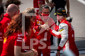 2020-09-26 - Schumacher Mick (ger), Prema Racing, Dallara F2 2018, portrait, ambiance congratulated by Ferrari sporting director Laurent Mekies during the 10th round of the 2020 FIA Formula 2 Championship from from September 25 to 27, 2020 on the Sochi Autodrom, in Sochi, Russia - Photo Sebastian Rozendaal / Dutch Photo Agency / DPPI - FIA FORMULA 2 CHAMPIONSHIP RUSSIA 2020 - SATURDAY - FORMULA 2 - MOTORS