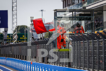 2020-09-27 - Red flag, drapeau rouge during the 10th round of the 2020 FIA Formula 2 Championship from from September 25 to 27, 2020 on the Sochi Autodrom, in Sochi, Russia - Photo Antonin Vincent / DPPI - 10TH ROUND OF THE 2020 FIA FORMULA 2 CHAMPIONSHIP - FORMULA 2 - MOTORS