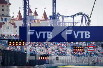 2020-09-27 - red flag, drapeau rouge, session suspended during the 10th round of the 2020 FIA Formula 2 Championship from from September 25 to 27, 2020 on the Sochi Autodrom, in Sochi, Russia - Photo Antonin Vincent / DPPI - 10TH ROUND OF THE 2020 FIA FORMULA 2 CHAMPIONSHIP - FORMULA 2 - MOTORS