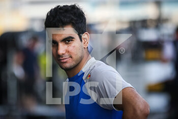 2020-12-04 - Daruvala Jehan (ind), Carlin, Dallara F2 2018, portrait during the 12th round of the 2020 FIA Formula 2 Championship from December 4 to 6, 2020 on the Bahrain International Circuit, in Sakhir, Bahrain - Photo Sebastian Rozendaal / Dutch Photo Agency / DPPI - 12TH ROUND OF THE 2020 FIA FORMULA 2 CHAMPIONSHIP - FRIDAY - FORMULA 2 - MOTORS