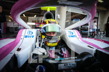 2020-12-04 - Pourchaire ThÃ©o (fra), BWT HWA Racelab, Dallara F2 2018, portait during the 12th round of the 2020 FIA Formula 2 Championship from December 4 to 6, 2020 on the Bahrain International Circuit, in Sakhir, Bahrain - Photo Sebastian Rozendaal / Dutch Photo Agency / DPPI - 12TH ROUND OF THE 2020 FIA FORMULA 2 CHAMPIONSHIP - FRIDAY - FORMULA 2 - MOTORS