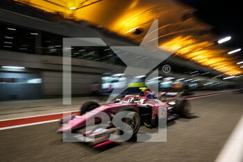 2020-12-04 - 17 Pourchaire ThÃ©o (fra), BWT HWA Racelab, Dallara F2 2018, action during the 12th round of the 2020 FIA Formula 2 Championship from December 4 to 6, 2020 on the Bahrain International Circuit, in Sakhir, Bahrain - Photo Sebastian Rozendaal / Dutch Photo Agency / DPPI - 12TH ROUND OF THE 2020 FIA FORMULA 2 CHAMPIONSHIP - FRIDAY - FORMULA 2 - MOTORS