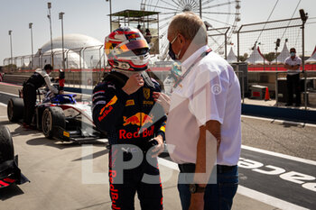 2021-03-27 - Lawson Liam (nzl), Hitech Grand Prix, Dallara F2, portrait during the 1st round of the 2021 FIA Formula 2 Championship from March 26 to 28, 2021 on the Bahrain International Circuit, in Sakhir, Bahrain - Photo Sebastiaan Rozendaal / Dutch Photo Agency / DPPI - 1ST ROUND OF THE 2021 FIA FORMULA 2 CHAMPIONSHIP - FORMULA 2 - MOTORS