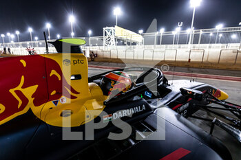 2021-03-27 - Daruvala Jehan (ind), Carlin, Dallara F2, portrait during the 1st round of the 2021 FIA Formula 2 Championship from March 26 to 28, 2021 on the Bahrain International Circuit, in Sakhir, Bahrain - Photo Sebastiaan Rozendaal / Dutch Photo Agency / DPPI - 1ST ROUND OF THE 2021 FIA FORMULA 2 CHAMPIONSHIP - FORMULA 2 - MOTORS