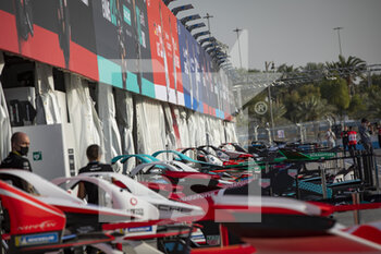 2021-02-24 - stand pit lane during the 2021 Diriyah ePrix, 1st round of the 2020â21 Formula E World Championship, on the Riyadh Street Circuit from February 25 to 27, in Riyadh, Saudi Arabia - Photo GrÃ©gory Lenormand / DPPI - 2021 DIRIYAH EPRIX, 1ST ROUND OF THE FORMULA E WORLD CHAMPIONSHIP - FORMULA E - MOTORS