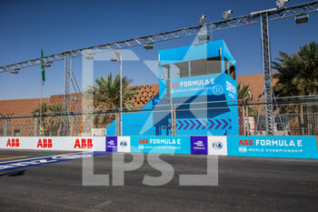 2021-02-25 - ambiance depart start during the 2021 Diriyah ePrix, 1st round of the 2020â21 Formula E World Championship, on the Riyadh Street Circuit from February 25 to 27, in Riyadh, Saudi Arabia - Photo Germain Hazard / DPPI - 2021 DIRIYAH EPRIX, 1ST ROUND OF THE FORMULA E WORLD CHAMPIONSHIP - FORMULA E - MOTORS