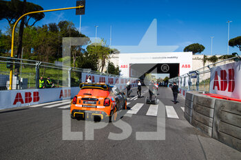 2021-04-09 - safety car trackwalk during the 2021 Rome ePrix, 3rd round of the 2020-21 Formula E World Championship, on the Circuito Cittadino dell'EUR from April 9 to 11, in Rome, Italy - Photo Germain Hazard / DPPI - 2021 ROME EPRIX, 3RD ROUND OF THE 2020-21 FORMULA E WORLD CHAMPIONSHIP - FORMULA E - MOTORS