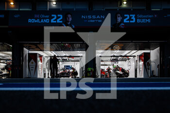 2021-04-24 - garage box Nissan e.dams, Nissan IM02, portrait during the 2021 Valencia ePrix, 3rd meeting of the 2020-21 Formula E World Championship, on the Circuit Ricardo Tormo from April 23 to 25, in Valencia, Spain - Photo Germain Hazard / DPPI - 2021 VALENCIA EPRIX, 3RD MEETING OF THE 2020-21 FORMULA E WORLD CHAMPIONSHIP - FORMULA E - MOTORS