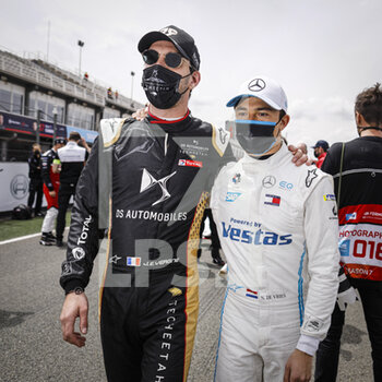 2021-04-25 - VERGNE Jean-Eric (fra), DS Techeetah, DS E-Tense FE20, portrait DE VRIES Nyck (nld), Mercedes-Benz EQ Formula E Team, Mercedes-Benz EQ Silver Arrow 02, portrait during the 2021 Valencia ePrix, 3rd meeting of the 2020-21 Formula E World Championship, on the Circuit Ricardo Tormo from April 23 to 25, in Valencia, Spain - Photo François Flamand / DPPI - 2021 VALENCIA EPRIX, 3RD MEETING OF THE 2020-21 FORMULA E WORLD CHAMPIONSHIP - FORMULA E - MOTORS