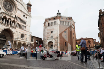 2021-06-16 - A car drives in Cremona during the first leg of the Mille Miglia 2021  on june 16, 2021 in Cremona, Italy. Photo by Gianluca Checchi/New Reporter - MILLE MIGLIA 2021  - HISTORIC - MOTORS