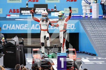 2021-06-19 - DI GRASSI Lucas (bra), Audi Sport ABT Schaeffler, Audi e-ton FE07, portrait and RAST René (ger), Audi Sport ABT Schaeffler, Audi e-ton FE07, portrait celebrating the 1st and 2nd position at the podium during the 2021 Puebla ePrix, 5th meeting of the 2020-21 Formula E World Championship, on the Autodromo Miguel E. Abed from June 18 to 20, in Puebla, Mexico - Photo Xavi Bonilla / DPPI - 2021 PUEBLA EPRIX, 5TH MEETING OF THE 2020-21 FORMULA E WORLD CHAMPIONSHIP - FORMULA E - MOTORS