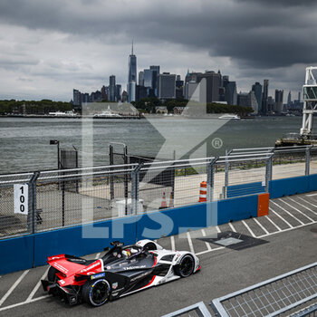 2021-07-10 - 99 Wehrlein Pascal (ger), TAG Heuer Porsche Formula E Team, Porsche 99X Electric, action during the 2021 New York City ePrix, 6th meeting of the 2020-21 Formula E World Championship, on the Brooklyn Street Circuit from July 10 to 11, in New York, USA - Photo François Flamand / DPPI - 2021 NEW YORK CITY EPRIX, 6TH MEETING OF THE 2020-21 FORMULA E WORLD CHAMPIONSHIP - FORMULA E - MOTORS