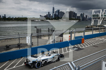 2021-07-10 - 05 Vandoorne Stoffel (bel), Mercedes-Benz EQ Formula E Team, Mercedes-Benz EQ Silver Arrow 02, action during the 2021 New York City ePrix, 6th meeting of the 2020-21 Formula E World Championship, on the Brooklyn Street Circuit from July 10 to 11, in New York, USA - Photo François Flamand / DPPI - 2021 NEW YORK CITY EPRIX, 6TH MEETING OF THE 2020-21 FORMULA E WORLD CHAMPIONSHIP - FORMULA E - MOTORS