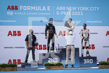 2021-07-10 - VERGNE Jean-Eric (fra), DS Techeetah, DS E-Tense FE20, portrait GUNTHER Maximilian (ger), BMW i Andretti Motorsport, BMW iFE.21, portrait DI GRASSI Lucas (bra), Audi Sport ABT Schaeffler, Audi e-ton FE07, portrait podium ambiance during the 2021 New York City ePrix, 6th meeting of the 2020-21 Formula E World Championship, on the Brooklyn Street Circuit from July 10 to 11, in New York, USA - Photo François Flamand / DPPI - 2021 NEW YORK CITY EPRIX, 6TH MEETING OF THE 2020-21 FORMULA E WORLD CHAMPIONSHIP - FORMULA E - MOTORS