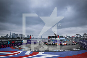 2021-07-11 - Start Race 2 during the 2021 New York City ePrix, 6th meeting of the 2020-21 Formula E World Championship, on the Brooklyn Street Circuit from July 10 to 11, in New York, USA - Photo François Flamand / DPPI - 2021 NEW YORK CITY EPRIX, 6TH MEETING OF THE 2020-21 FORMULA E WORLD CHAMPIONSHIP - FORMULA E - MOTORS