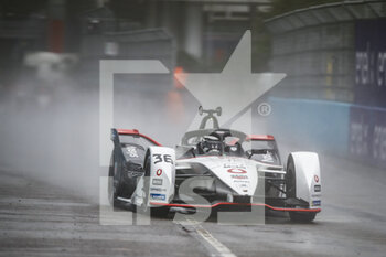 2021-07-24 - 36 Lotterer André (ger), TAG Heuer Porsche Formula E Team, Porsche 99X Electric, action during the 2021 London ePrix, 7th meeting of the 2020-21 Formula E World Championship, on the ExCel London from July 24 to 25, in London, United Kingdom - Photo Xavi Bonilla / DPPI - 2021 LONDON EPRIX, 7TH MEETING OF THE 2020-21 FORMULA E WORLD CHAMPIONSHIP - FORMULA E - MOTORS