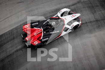 2021-07-25 - 36 Lotterer André (ger), TAG Heuer Porsche Formula E Team, Porsche 99X Electric, action during the 2021 London ePrix, 7th meeting of the 2020-21 Formula E World Championship, on the ExCel London from July 24 to 25, in London, United Kingdom - Photo Germain Hazard / DPPI - 2021 LONDON EPRIX, 7TH MEETING OF THE 2020-21 FORMULA E WORLD CHAMPIONSHIP - FORMULA E - MOTORS