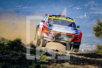 2020-10-09 - 27 VEIBY Ole Christian (NOR), ANDERSSON Jonas (SWE), Hyundai i20 R5, Hyundai Motorsport N WRC 2, action during the 2020 Rally Italia Sardegna, 6th round of the 2020 FIA WRC Championship from October 8 to 11, 2020 at Alghero, Sardegna in Italy - Photo Paulo Maria / DPPI - RALLY OF SARDEGNA - 6TH ROUND OF THE 2020 FIA WRC CHAMPIONSHIP - RALLY - MOTORS