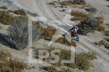2021-01-03 - #47 Benavides Kevin (arg), Honda, Monster Energy Honda Team 2021, Motul, Moto, Bike, action during the 1st stage of the Dakar 2021 between Jeddah and Bisha, in Saudi Arabia on January 3, 2021 - Photo Eric Vargiolu / DPPI - DAKAR 2021 - FIRST STAGE - JEDDAH - BISHA - RALLY - MOTORS