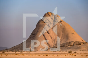 2021-01-06 - Landscape during the 4th stage of the Dakar 2021 between Wadi Al Dawasir and Riyadh, in Saudi Arabia on January 6, 2021 - Photo Eric Vargiolu / DPPI - DAKAR 2021 - 4TH STAGE - WADI AL DAWASIR - RIYADH - RALLY - MOTORS