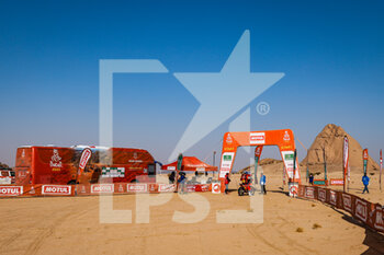 2021-01-06 - DSS atmosphere during the 4th stage of the Dakar 2021 between Wadi Al Dawasir and Riyadh, in Saudi Arabia on January 6, 2021 - Photo Florent Gooden / DPPI - DAKAR 2021 - 4TH STAGE - WADI AL DAWASIR - RIYADH - RALLY - MOTORS