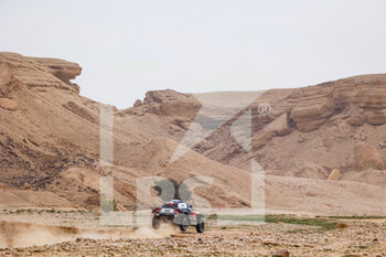 2021-01-07 - 300 Sainz Carlos (esp), Cruz Lucas (esp), Mini, X-Raid Mini JCW Team, Auto, action during the 5th stage of the Dakar 2021 between Riyadh and Buraydah, in Saudi Arabia on January 7, 2021 - Photo Florent Gooden / DPPI - DAKAR 2021 - 5TH STAGE - RIYADH AND BURAYDAH - RALLY - MOTORS