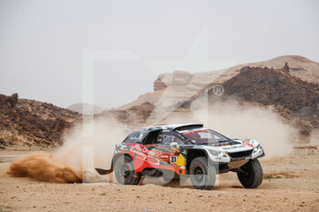 2021-01-07 - 314 Despres Cyril (fra), Horn Mike (swi), Peugeot, PH Sport, Abu Dhabi Racing, Auto, action during the 5th stage of the Dakar 2021 between Riyadh and Buraydah, in Saudi Arabia on January 7, 2021 - Photo Antonin Vincent / DPPI - DAKAR 2021 - 5TH STAGE - RIYADH AND BURAYDAH - RALLY - MOTORS