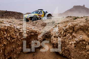 2021-01-07 - 349 Plaza Perez Manuel (esp), Plaza Monica (esp), Chevrolet, Sodicars Racing, Auto, action during the 5th stage of the Dakar 2021 between Riyadh and Buraydah, in Saudi Arabia on January 7, 2021 - Photo Florent Gooden / DPPI - DAKAR 2021 - 5TH STAGE - RIYADH AND BURAYDAH - RALLY - MOTORS