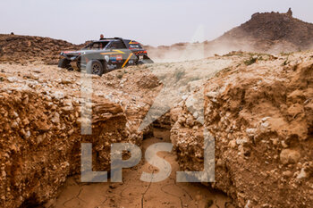 2021-01-07 - 380 Meeke Kris (gbr), Rosegaar Wouter (nld), PH Sport, PH Sport, Light Weight Vehicles Prototype - T3, action during the 5th stage of the Dakar 2021 between Riyadh and Buraydah, in Saudi Arabia on January 7, 2021 - Photo Florent Gooden / DPPI - DAKAR 2021 - 5TH STAGE - RIYADH AND BURAYDAH - RALLY - MOTORS