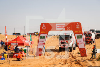 2021-01-07 - #549 Besnard Sylvain (fra), Laliche Sylvain (fra), Besnard Tom (fra), Man, Team SSP, Motul, Camion, Truck, action during the 6th stage of the Dakar 2021 between Al Qaisumah and Ha'il, in Saudi Arabia on January 8, 2021 - Photo Antonin Vincent / DPPI - DAKAR 2021 - 5TH STAGE - RIYADH AND BURAYDAH - RALLY - MOTORS