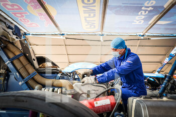 2021-01-09 - Kamaz - Master, Camion, Truck, mechanics in the bivouac during the Rest Day of the Dakar 2021 in Ha'il, in Saudi Arabia on January 9, 2021 - Photo Antonin Vincent / DPPI - DAKAR 2021 - REST DAY - RALLY - MOTORS