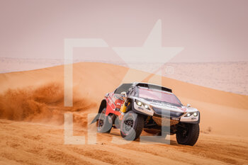 2021-01-10 - 314 Despres Cyril (fra), Horn Mike (swi), Peugeot, PH Sport, Abu Dhabi Racing, Auto, action during the 7th stage of the Dakar 2021 between Ha'il and Sakaka, in Saudi Arabia on January 10, 2021 - Photo Frédéric Le Floc'h / DPPI - 7TH STAGE OF THE DAKAR 2021 BETWEEN HA'IL AND SAKAKA - RALLY - MOTORS