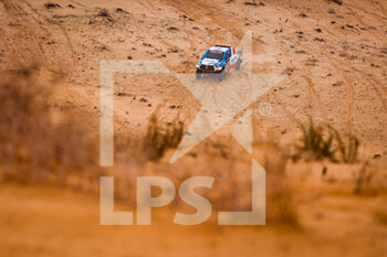 2021-01-10 - 322 Chabot Ronan (fra), Pillot Gilles (fra), Toyota, Overdrive Toyota, Auto, action during the 7th stage of the Dakar 2021 between Ha'il and Sakaka, in Saudi Arabia on January 10, 2021 - Photo Florent Gooden / DPPI - 7TH STAGE OF THE DAKAR 2021 BETWEEN HA'IL AND SAKAKA - RALLY - MOTORS