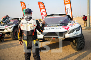 2021-01-10 - Horn Mike (swi), Peugeot, PH Sport, Abu Dhabi Racing, Auto, portrait during the 7th stage of the Dakar 2021 between Ha'il and Sakaka, in Saudi Arabia on January 10, 2021 - Photo Julien Delfosse / DPPI - 7TH STAGE OF THE DAKAR 2021 BETWEEN HA'IL AND SAKAKA - RALLY - MOTORS