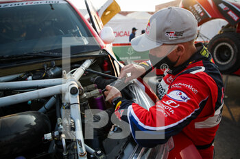 2021-01-10 - De Villiers Giniel (zaf), Toyota, Toyota Gazoo Racing, Auto, portrait during the 7th stage of the Dakar 2021 between Ha'il and Sakaka, in Saudi Arabia on January 10, 2021 - Photo Julien Delfosse / DPPI - 7TH STAGE OF THE DAKAR 2021 BETWEEN HA'IL AND SAKAKA - RALLY - MOTORS