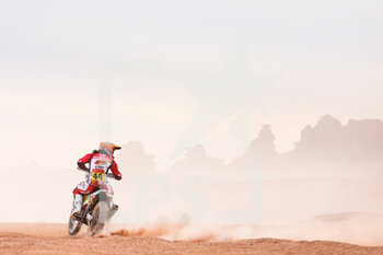 2021-01-13 - 44 Sanz Laia (esp), Gas Gas, Gas Gas Factory Team, Moto, Bike, action during the 10th stage of the Dakar 2021 between Neom and Al-Ula, in Saudi Arabia on January 13, 2021 - Photo Antonin Vincent / DPPI - 10TH STAGE OF THE DAKAR 2021 BETWEEN NEOM AND ALULA - RALLY - MOTORS