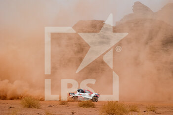 2021-01-13 - 346 Aljafla Khalid (are), Mirza Ali (are), Toyota, Sarab Racing, Auto, action during the 10th stage of the Dakar 2021 between Neom and Al-Ula, in Saudi Arabia on January 13, 2021 - Photo Florent Gooden / DPPI - 10TH STAGE OF THE DAKAR 2021 BETWEEN NEOM AND ALULA - RALLY - MOTORS