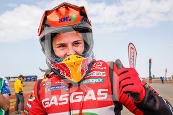 2021-01-15 - Sanz Laia (esp), Gas Gas, Gas Gas Factory Team, Moto, Bike, portrait during the 12th stage of the Dakar 2021 between Yanbu and Jeddah, in Saudi Arabia on January 15, 2021 - Photo Frédéric Le Floc'h / DPPI - 12TH STAGE OF THE DAKAR 2021 BETWEEN YANBU AND JEDDAH - RALLY - MOTORS