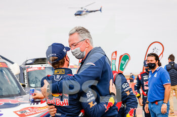 2021-01-15 - Quandt Sven, owner of Xraid Rallye Team, Boulanger Edouard (fra), Mini, X-Raid Mini JCQ Team, Auto, portrait during the 12th stage of the Dakar 2021 between Yanbu and Jeddah, in Saudi Arabia on January 15, 2021 - Photo Frédéric Le Floc'h / DPPI - 12TH STAGE OF THE DAKAR 2021 BETWEEN YANBU AND JEDDAH - RALLY - MOTORS