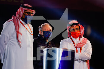 2021-01-15 - Jean Todt, President of the FIA during the finishing podium ceremony at the King Abdullah International Stadium in Jeddah, in Saudi Arabia on January 15, 2021 - Photo Antonin Vincent / DPPI - 12TH STAGE OF THE DAKAR 2021 BETWEEN YANBU AND JEDDAH - RALLY - MOTORS