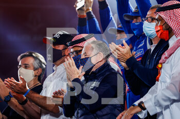 2021-01-15 - Jean Todt, President of the FIA during the finishing podium ceremony at the King Abdullah International Stadium in Jeddah, in Saudi Arabia on January 15, 2021 - Photo Antonin Vincent / DPPI - 12TH STAGE OF THE DAKAR 2021 BETWEEN YANBU AND JEDDAH - RALLY - MOTORS