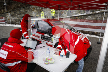 2021-01-21 - 01 Sebastien OGIER (FRA), Julien INGRASSIA (FRA), TOYOTA GAZOO RACING WRT, TOYOTA Yaris WRC, ambiance, commissaire, marshall during the 2021 WRC World Rally Car Championship, Monte Carlo rally on January 20 to 24, 2021 at Monaco - Photo Francois Flamand / DPPI - 2021 WRC WORLD RALLY CAR CHAMPIONSHIP, MONTE CARLO - THURSDAY  - RALLY - MOTORS