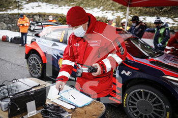 2021-01-21 - commissaire, marshall during the 2021 WRC World Rally Car Championship, Monte Carlo rally on January 20 to 24, 2021 at Monaco - Photo Francois Flamand / DPPI - 2021 WRC WORLD RALLY CAR CHAMPIONSHIP, MONTE CARLO - THURSDAY  - RALLY - MOTORS