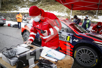 2021-01-21 - commissaire, marshall during the 2021 WRC World Rally Car Championship, Monte Carlo rally on January 20 to 24, 2021 at Monaco - Photo Francois Flamand / DPPI - 2021 WRC WORLD RALLY CAR CHAMPIONSHIP, MONTE CARLO - THURSDAY  - RALLY - MOTORS