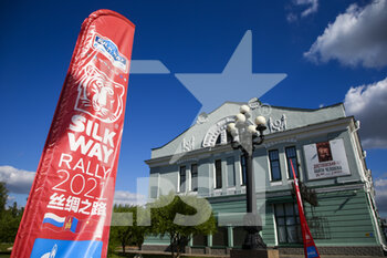 2021-06-28 - Flag, Omskiy Oblastnoy Muzey during the Silk Way Rally 2021's Administrative and Technical scrutineering in Omsk, Russia from June 30 to July 1, 2021 - Photo Julien Delfosse / DPPI - SILK WAY RALLY 2021 - RALLY - MOTORS