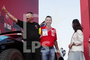 2021-07-01 - Pelichet Jérôme (fra), Raid Lynx, MD Optimus, portrait during the Silk Way Rally 2021's start podium ceremony in Omsk, Russia on July 1, 2021 - Photo Frédéric Le Floc'h / DPPI - SILK WAY RALLY 2021 - RALLY - MOTORS