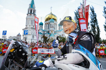2021-07-01 - 30 Chuluun Ganzorig (mng), Husqvarna FR 450, action during the Silk Way Rally 2021's start podium ceremony in Omsk, Russia on July 1, 2021 - Photo Frédéric Le Floc'h / DPPI - SILK WAY RALLY 2021 - RALLY - MOTORS