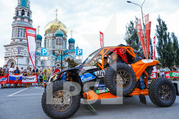 2021-07-01 - 409 Enkhbat Orgil (mng), Buyantsogt Temen (mng), Team Mongolia Number One, BRP Can-Am Maverick, action during the Silk Way Rally 2021's start podium ceremony in Omsk, Russia on July 1, 2021 - Photo Frédéric Le Floc'h / DPPI - SILK WAY RALLY 2021 - RALLY - MOTORS