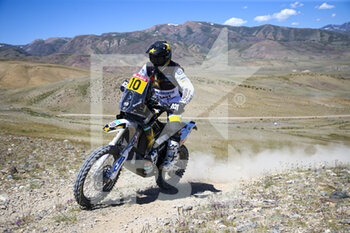 2021-07-04 - 10 Howes Skyler (usa), Rockstar Energy Husqvarna Factory Racing, Husqvarna 450 Rally Factory Replica, action during the Silk Way Rally 2021's 3rd stage between Gorno-Altaysk, in Russia, and Ölgii, in Mongolia on July 04, 2021 - Photo Julien Delfosse / DPPI - SILK WAY RALLY 2021'S 3RD STAGE BETWEEN GORNO-ALTAYSK, IN RUSSIA, AND ÖLGII, IN MONGOLIA - RALLY - MOTORS